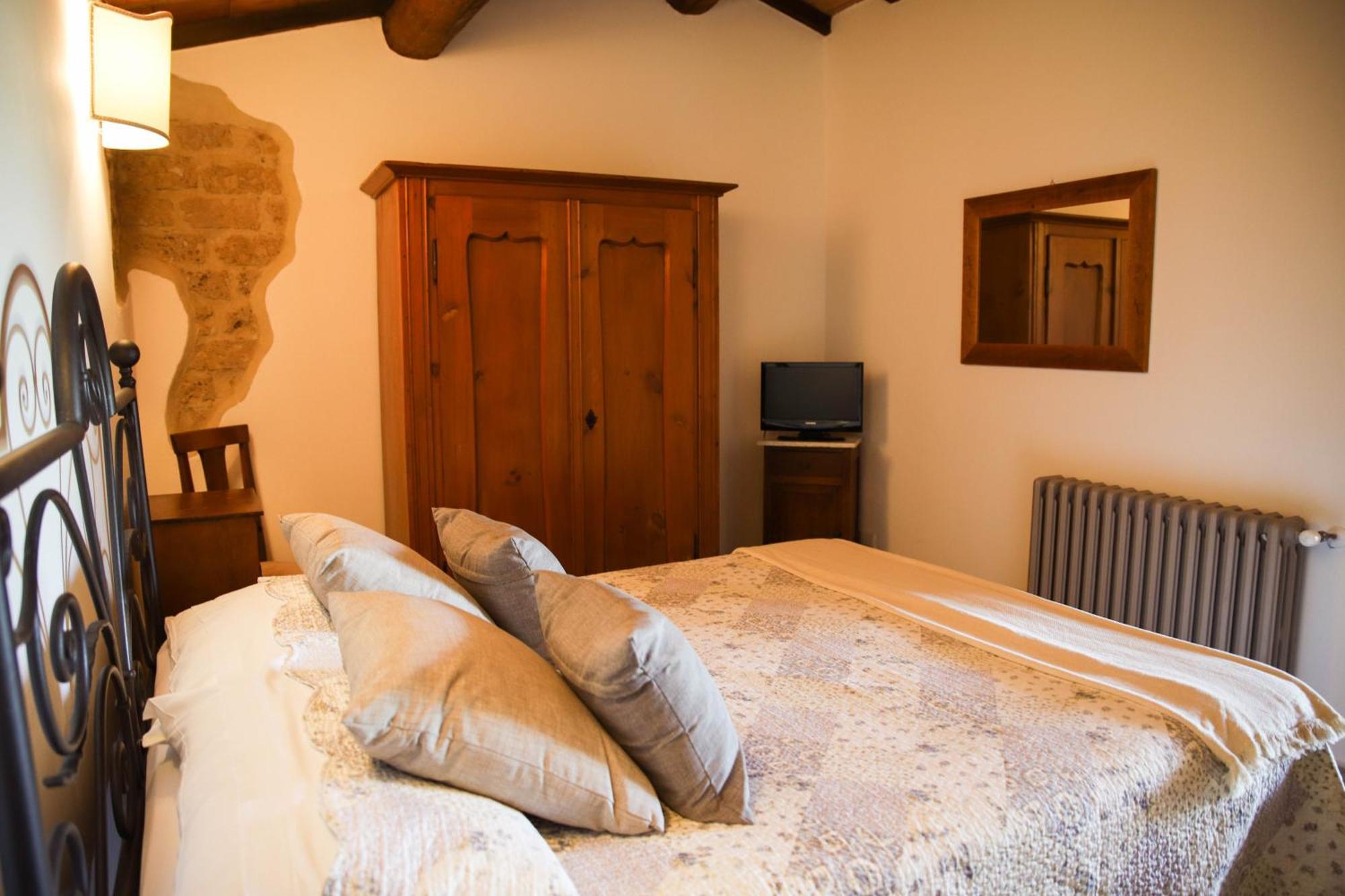 Гостевой дом Country House Poggio Aione Catabbio Экстерьер фото
